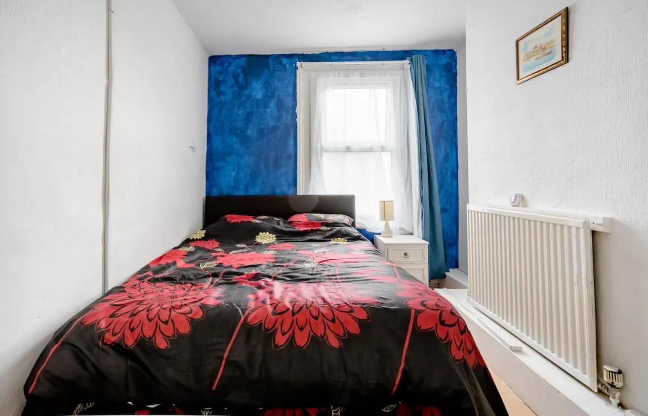 Homestay Near Tottenham Hotspur Stadium London Exteriör bild