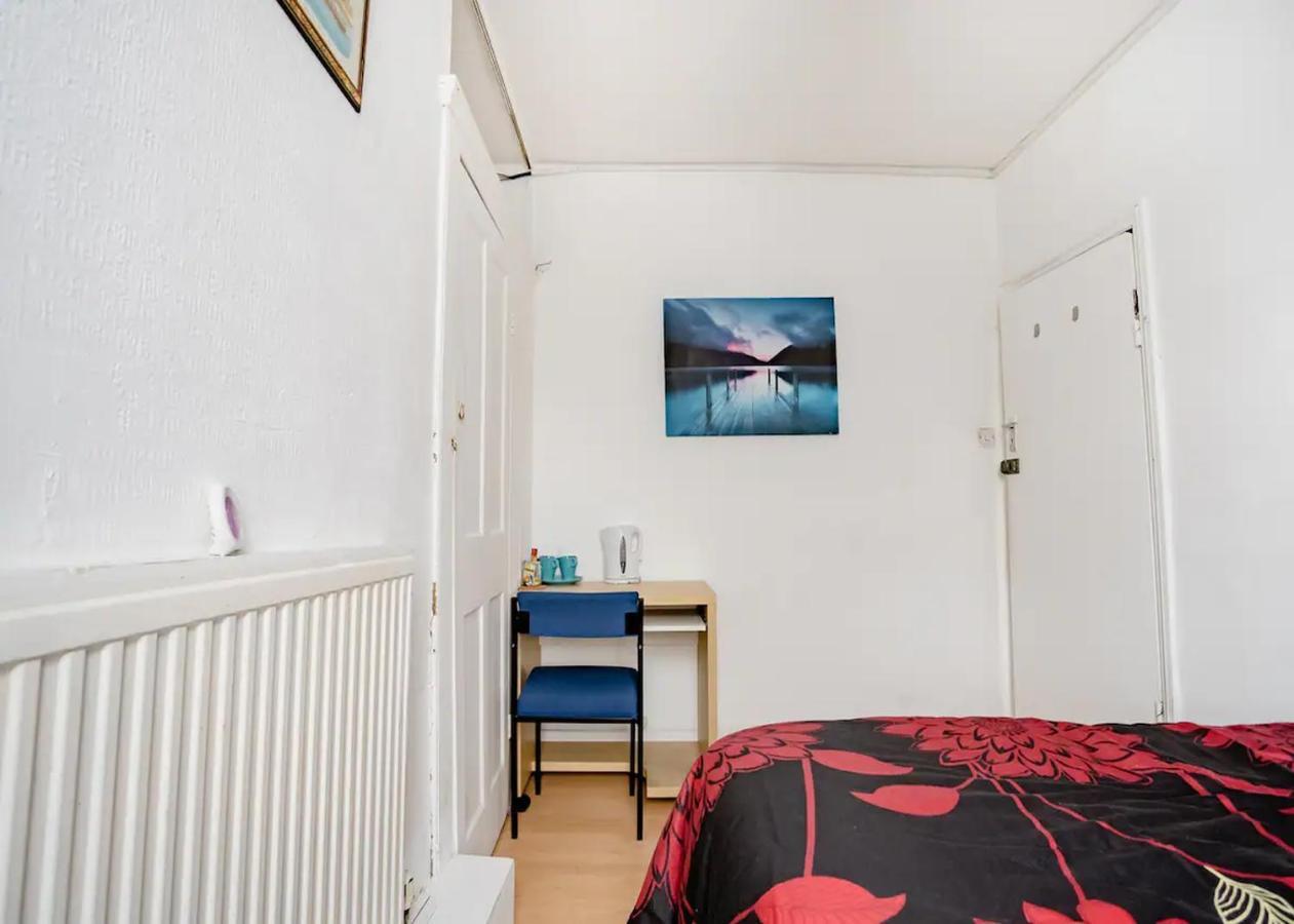 Homestay Near Tottenham Hotspur Stadium London Exteriör bild